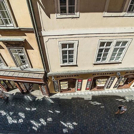 Newly Renovated 1-Bed Apartment At Charles Bridge Prag Eksteriør billede