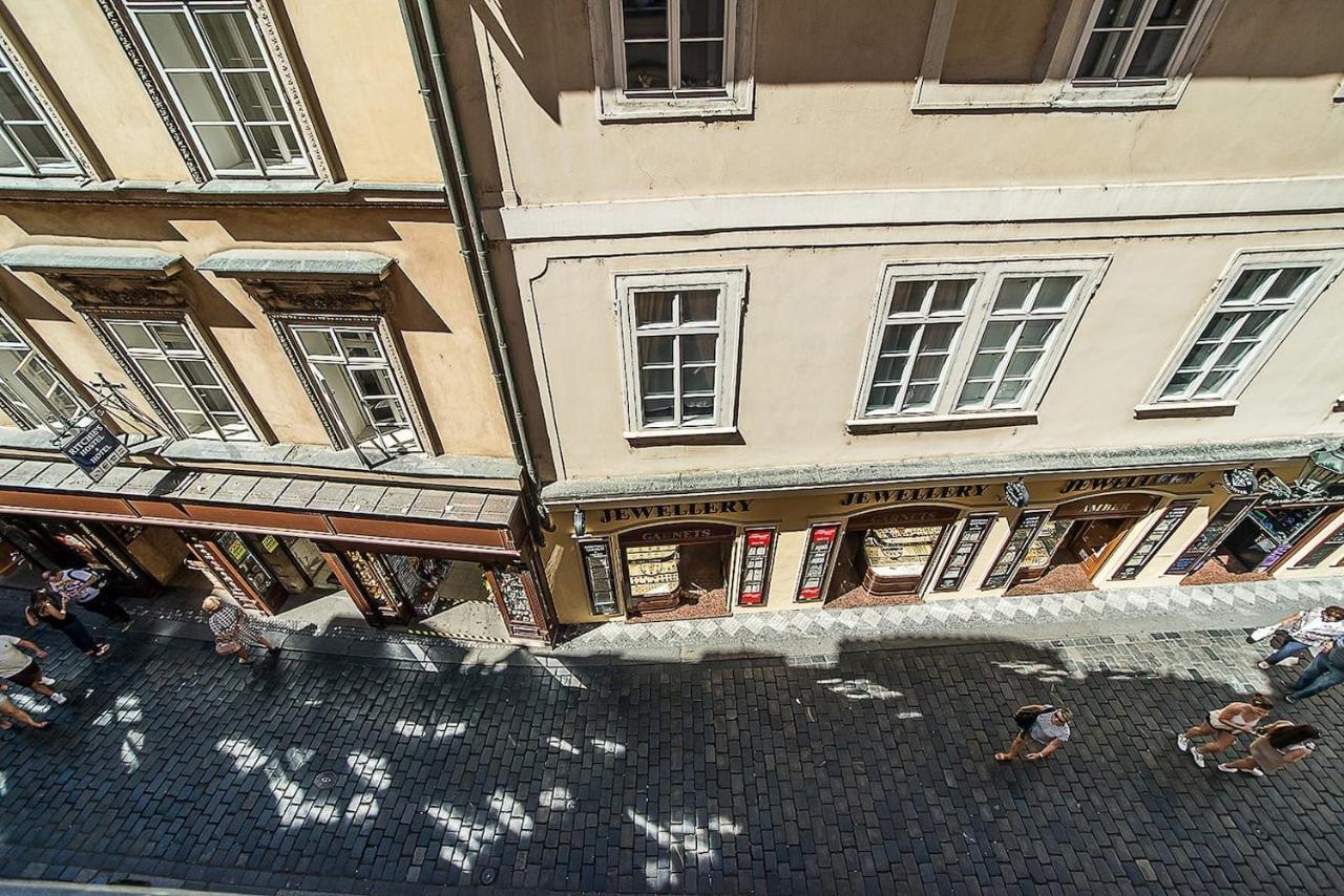 Newly Renovated 1-Bed Apartment At Charles Bridge Prag Eksteriør billede