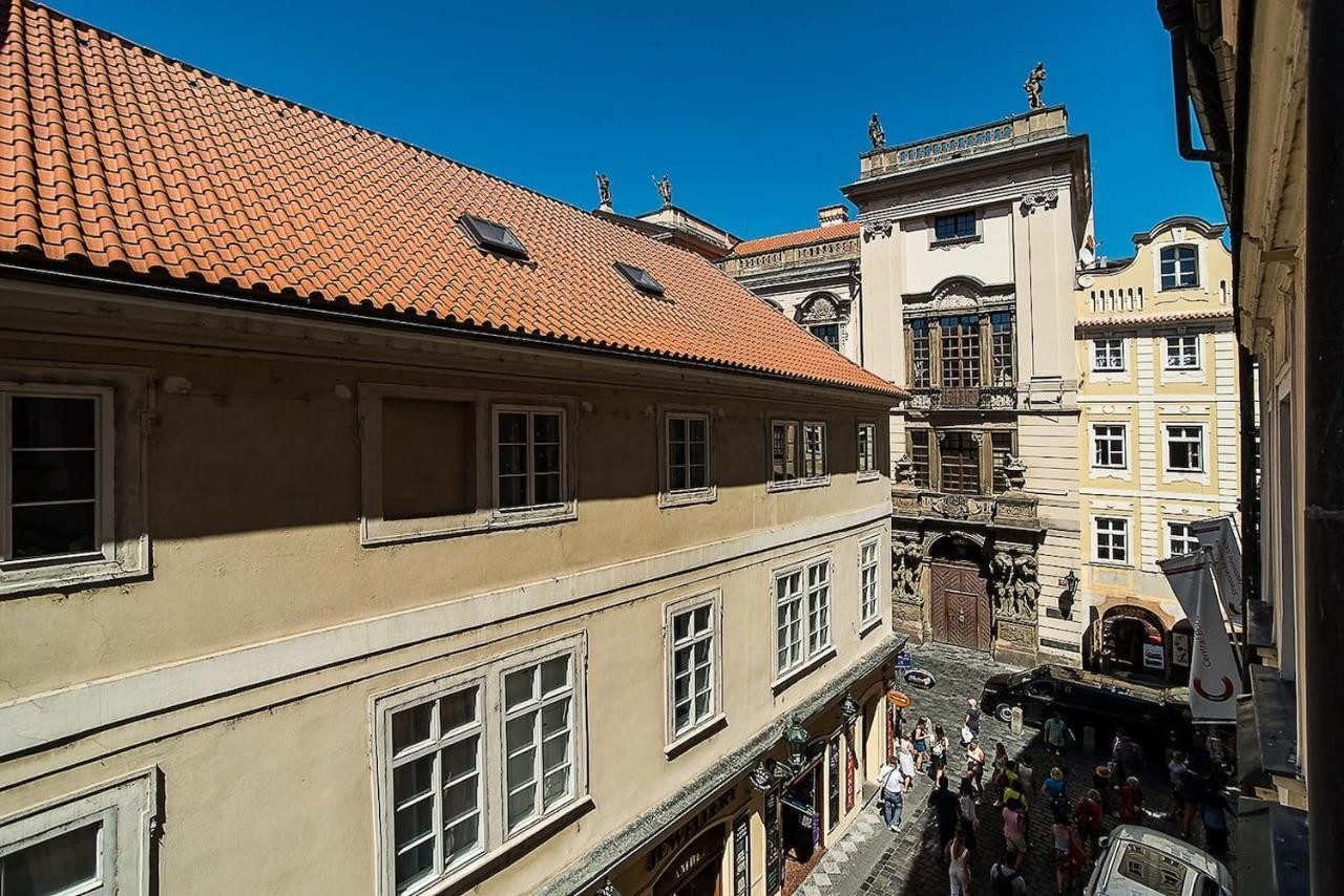 Newly Renovated 1-Bed Apartment At Charles Bridge Prag Eksteriør billede