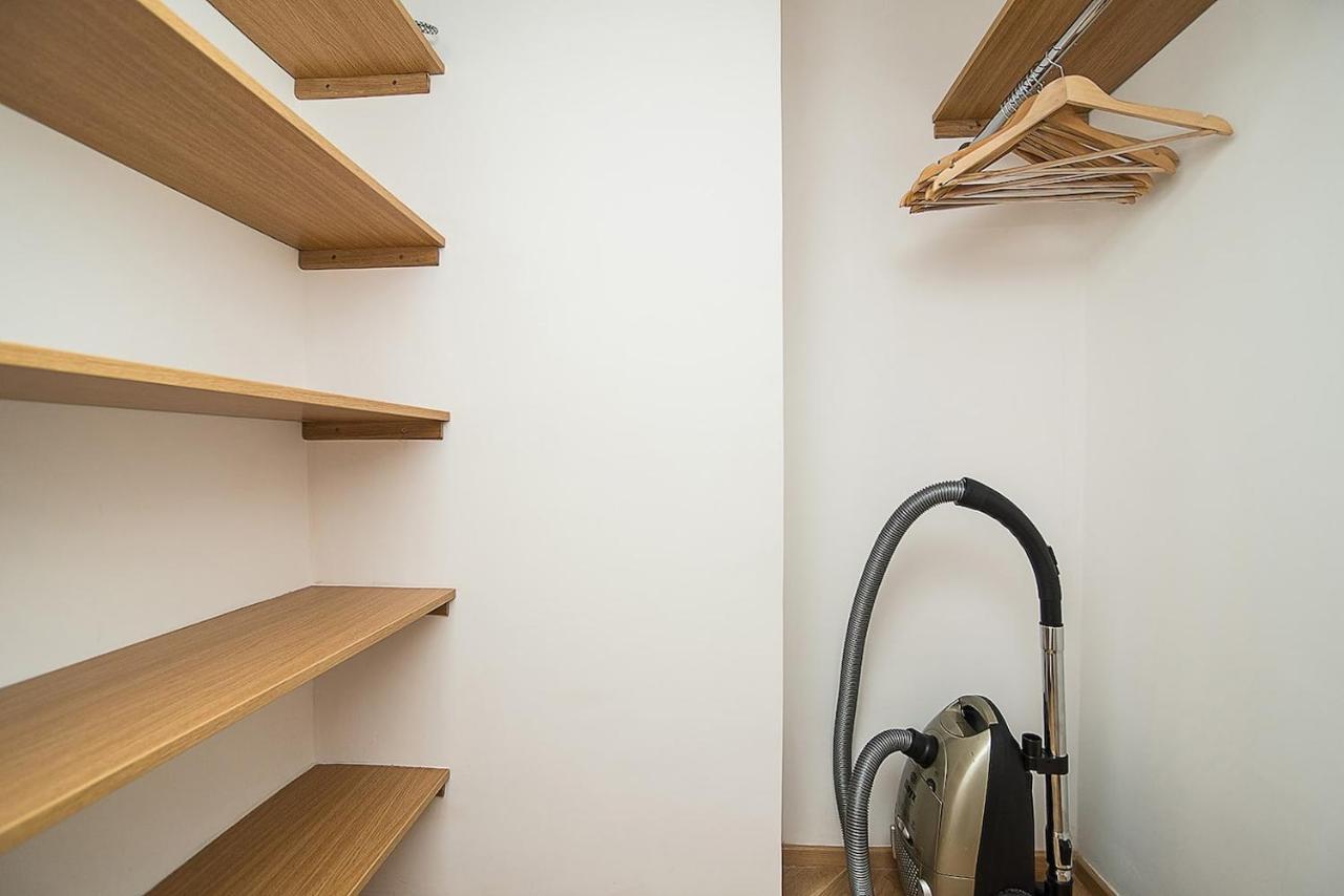 Newly Renovated 1-Bed Apartment At Charles Bridge Prag Eksteriør billede